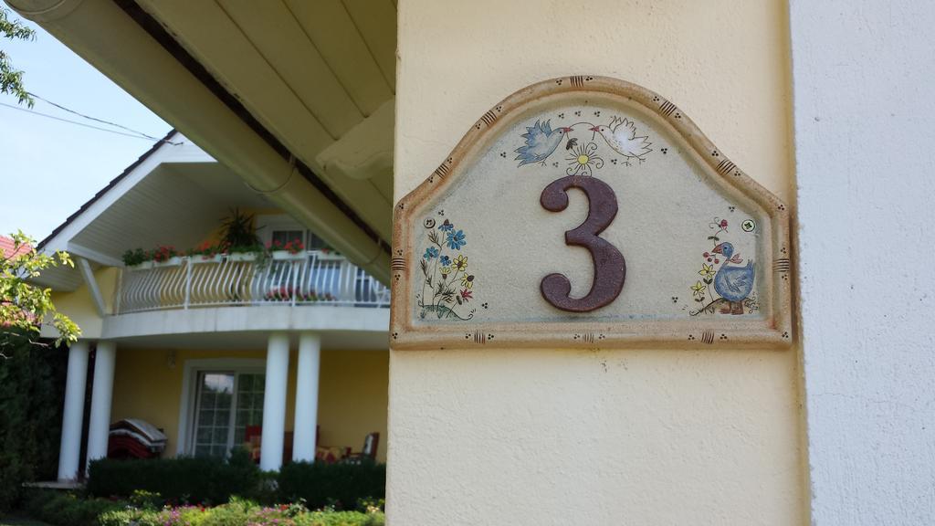 Tuenderlak Vendeghaz Apartment บาลาตอนฟือเรด ภายนอก รูปภาพ