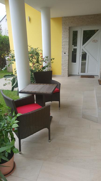 Tuenderlak Vendeghaz Apartment บาลาตอนฟือเรด ภายนอก รูปภาพ