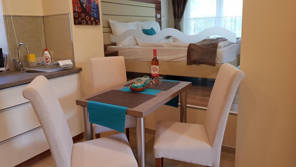 Tuenderlak Vendeghaz Apartment บาลาตอนฟือเรด ภายนอก รูปภาพ