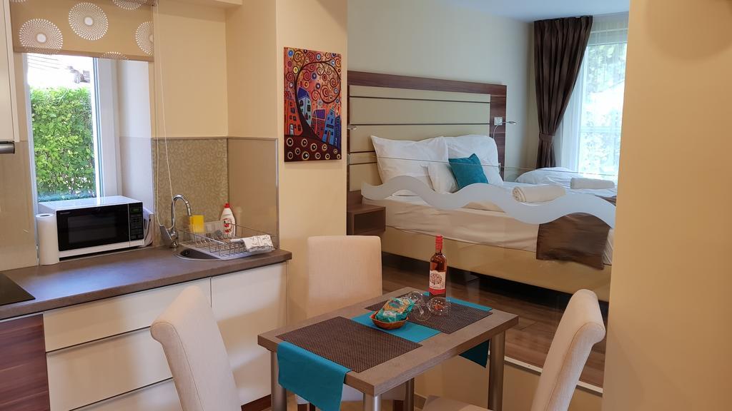 Tuenderlak Vendeghaz Apartment บาลาตอนฟือเรด ภายนอก รูปภาพ