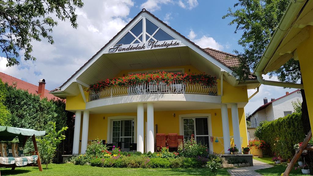 Tuenderlak Vendeghaz Apartment บาลาตอนฟือเรด ภายนอก รูปภาพ