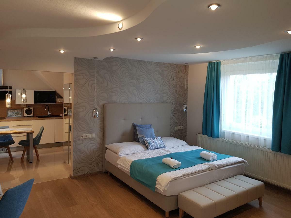 Tuenderlak Vendeghaz Apartment บาลาตอนฟือเรด ภายนอก รูปภาพ