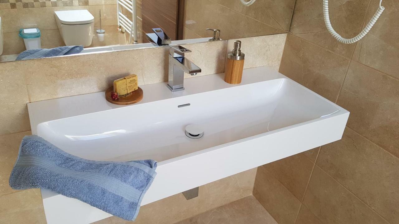 Tuenderlak Vendeghaz Apartment บาลาตอนฟือเรด ภายนอก รูปภาพ