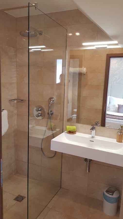Tuenderlak Vendeghaz Apartment บาลาตอนฟือเรด ภายนอก รูปภาพ