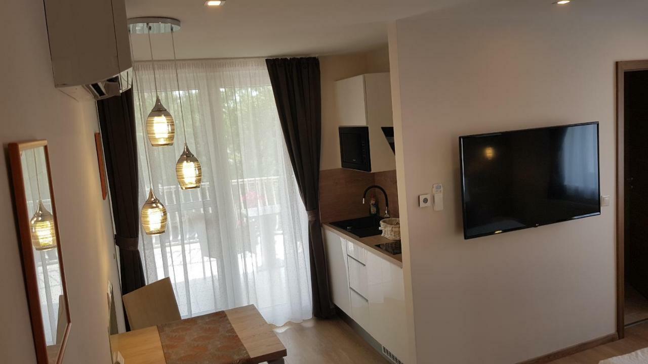 Tuenderlak Vendeghaz Apartment บาลาตอนฟือเรด ภายนอก รูปภาพ