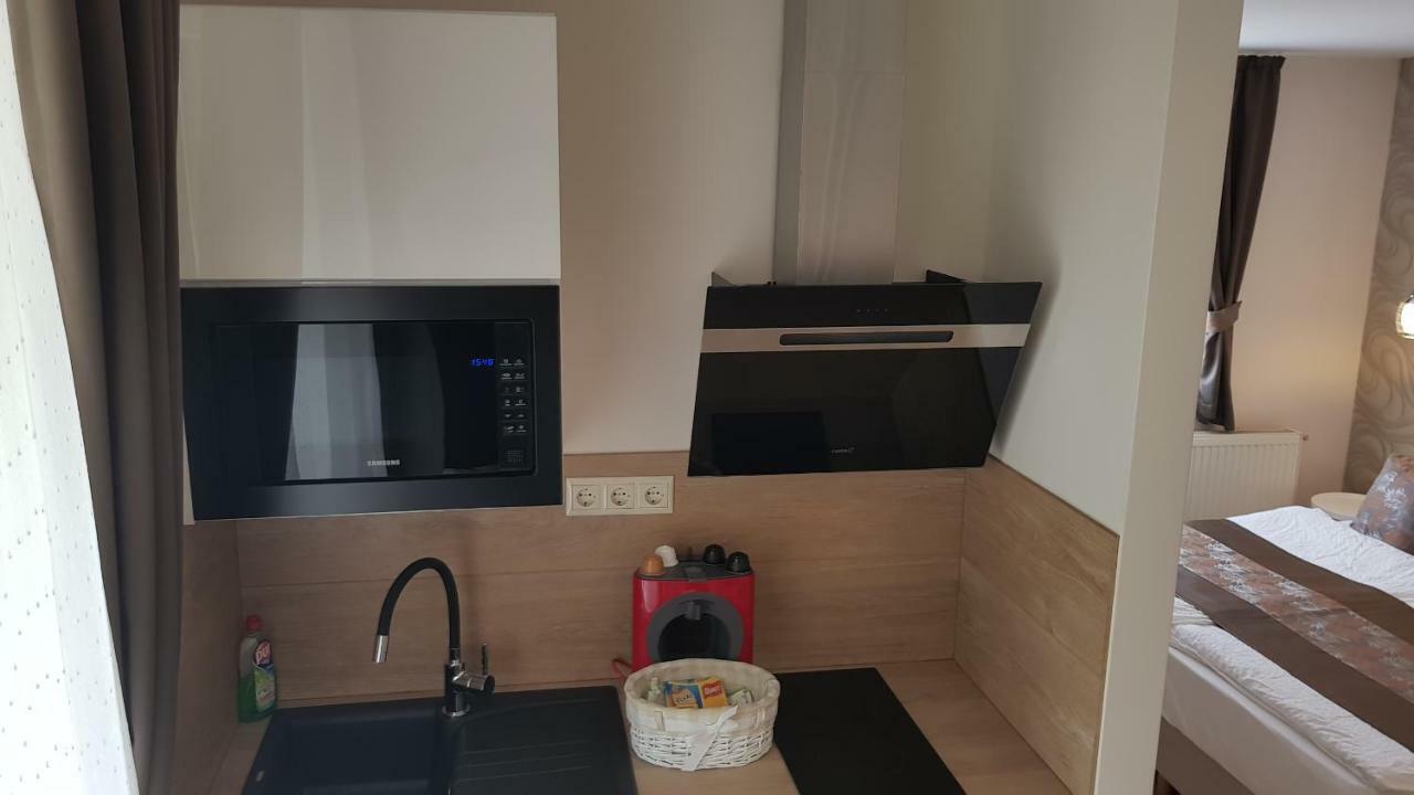 Tuenderlak Vendeghaz Apartment บาลาตอนฟือเรด ภายนอก รูปภาพ