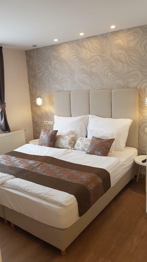 Tuenderlak Vendeghaz Apartment บาลาตอนฟือเรด ภายนอก รูปภาพ