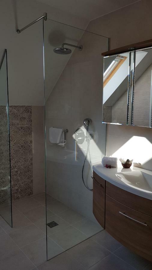 Tuenderlak Vendeghaz Apartment บาลาตอนฟือเรด ภายนอก รูปภาพ