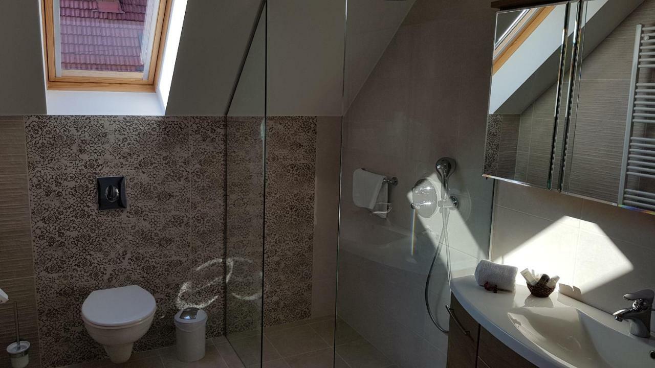 Tuenderlak Vendeghaz Apartment บาลาตอนฟือเรด ภายนอก รูปภาพ