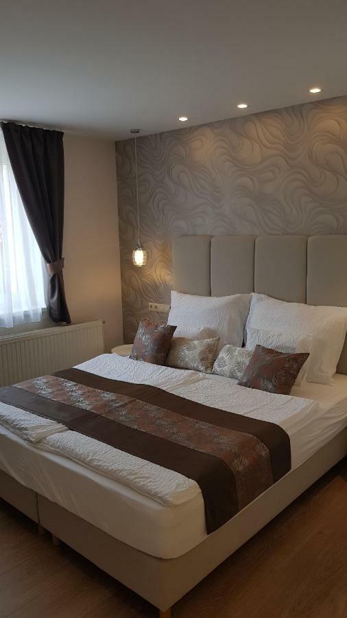 Tuenderlak Vendeghaz Apartment บาลาตอนฟือเรด ภายนอก รูปภาพ