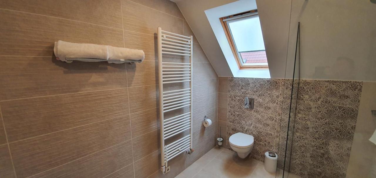 Tuenderlak Vendeghaz Apartment บาลาตอนฟือเรด ภายนอก รูปภาพ