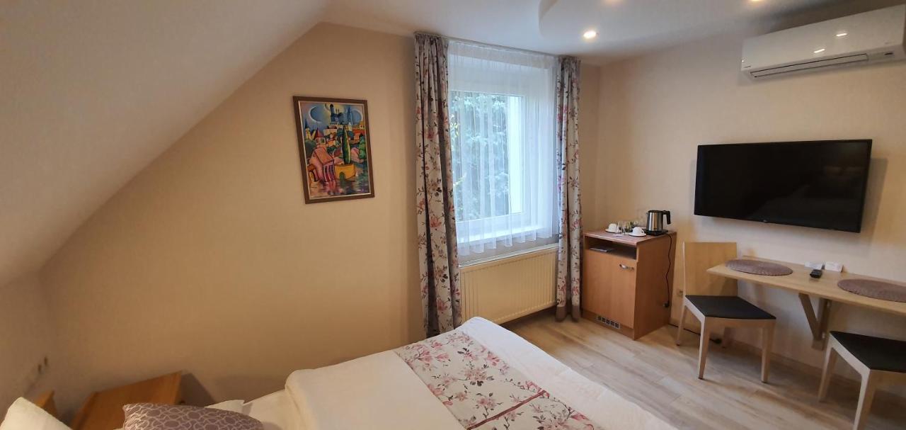 Tuenderlak Vendeghaz Apartment บาลาตอนฟือเรด ภายนอก รูปภาพ